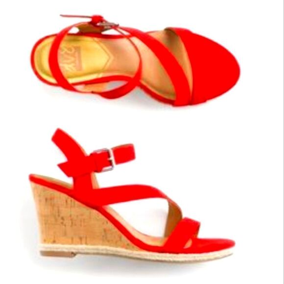 BRAND NEW DVBY DOLCE VITA MULTI-STRAP WEDGE STYLE OPEN TOE SANDAL - Picture 1 of 16